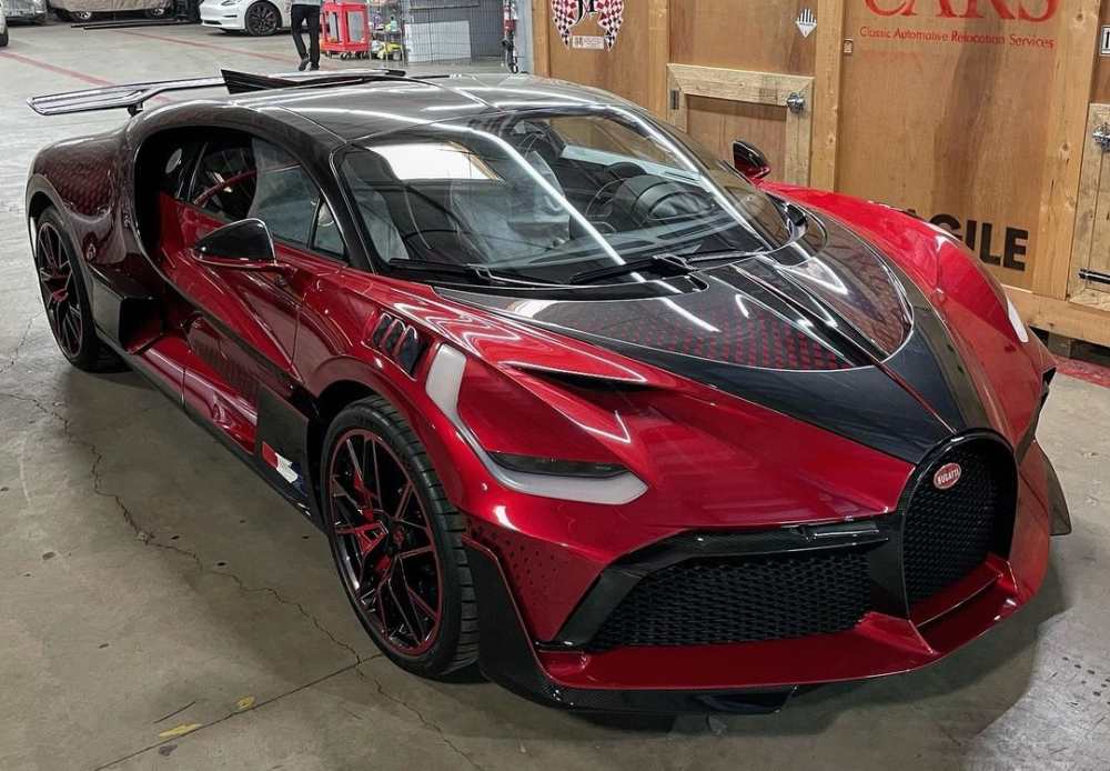 Diện mạo siêu xe Bugatti Divo đầu tiên trên thế giới được bàn giao cho khách hàng trong năm 2021 này Diện mạo siêu xe Bugatti Divo đầu tiên trên thế giới được bàn giao cho khách hàng trong năm 2021 này