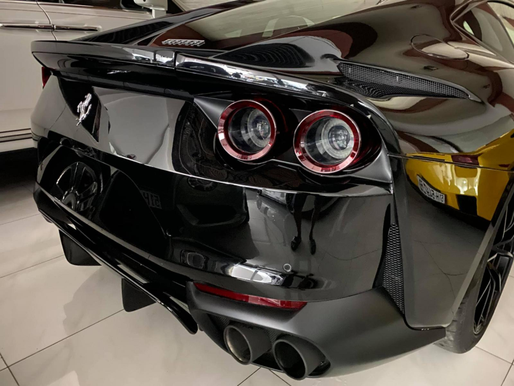 Còn đây là thiết kế đuôi xe Ferrari 812 Superfast Còn đây là thiết kế đuôi xe Ferrari 812 Superfast