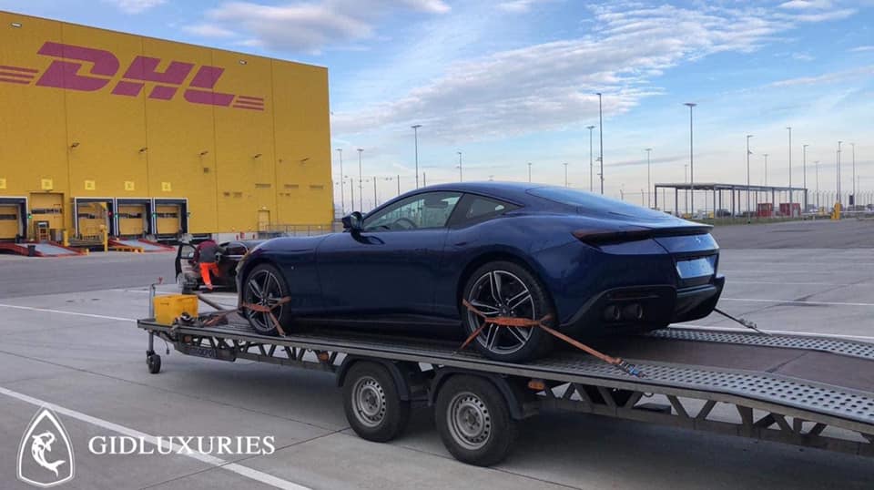 H&igrave;nh ảnh si&ecirc;u xe Ferrari Roma l&uacute;c c&ograve;n ở nước ngo&agrave;i trước khi được mang về nước