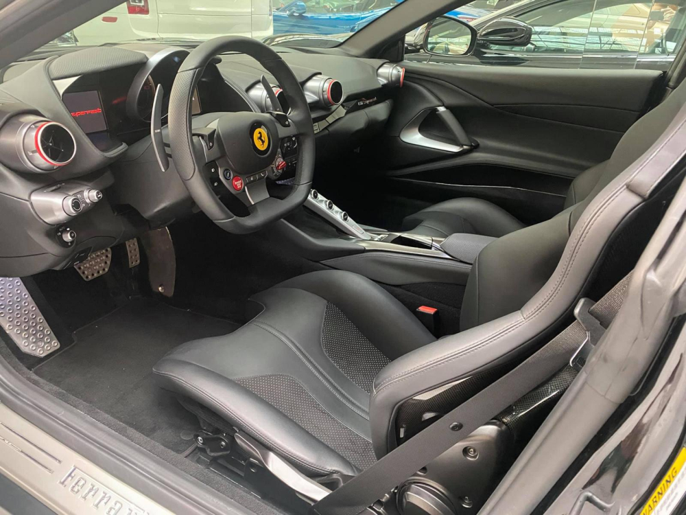 Nội thất siêu xe Ferrari 812 Superfast thứ 2 về Việt Nam Nội thất siêu xe Ferrari 812 Superfast thứ 2 về Việt Nam