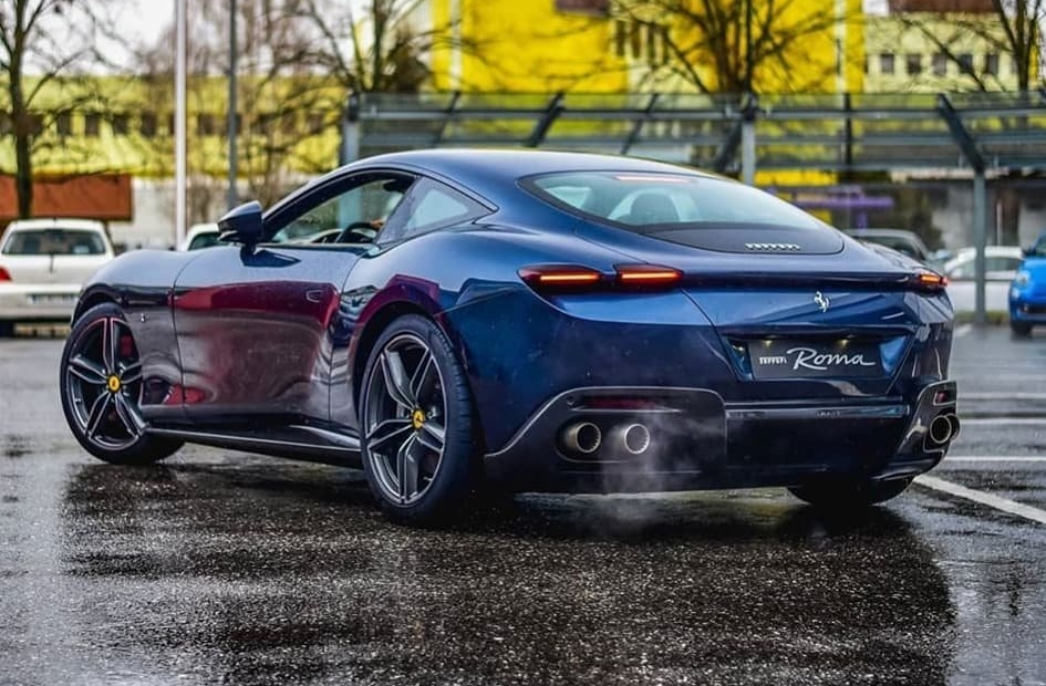 Chiếc Ferrari Roma về Việt Nam sử dụng bộ mâm như xe trong ảnh