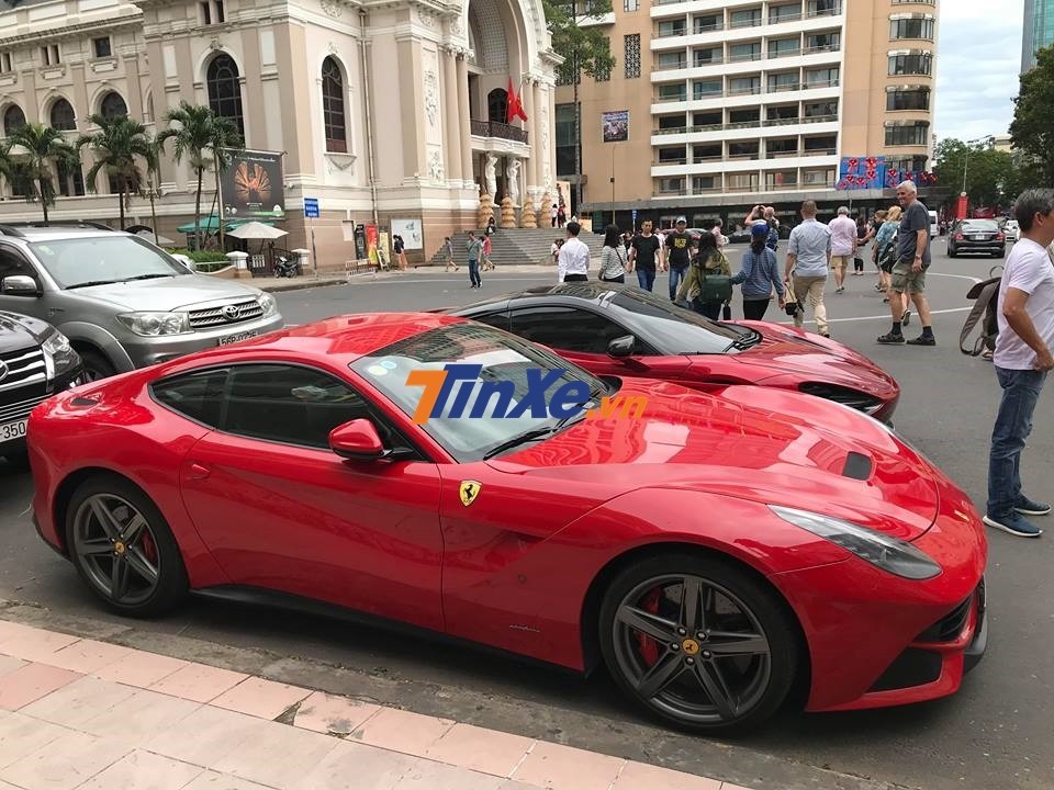 Đ&acirc;y l&agrave; chiếc si&ecirc;u xe Ferrari F12 Berlinetta đầu ti&ecirc;n về Việt Nam