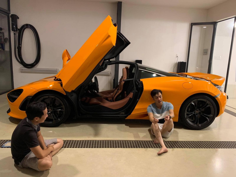 Siêu xe McLaren 720S màu cam được Cường Siêu xe McLaren 720S màu cam được Cường Đô-la bán vào năm 2020