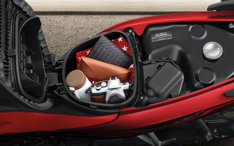 Cốp xe tr&ecirc;n Honda Wave mới được tăng dung t&iacute;ch l&ecirc;n 35% so với trước