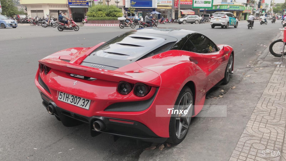 Cường Đô-la là người đầu tiên sở hữu siêu xe Ferrari F8 tại Việt Nam