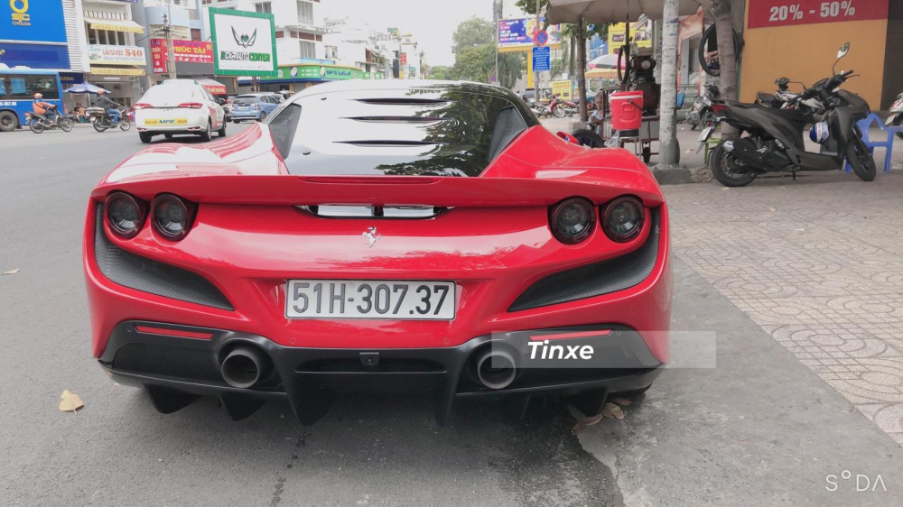 Vẻ đẹp thiết kế siêu xe Ferrari F8 Tributo của Cường Đô-la