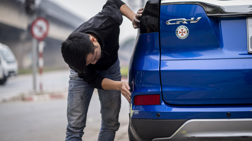 Anh Trường - thợ sơn tại khu vực Từ Liêm - cho biết sơn điểm nhỏ có chi phí hợp lý, thời gian thi công nhanh gọn. Anh Trường - thợ sơn tại khu vực Từ Liêm - cho biết sơn điểm nhỏ có chi phí hợp lý, thời gian thi công nhanh gọn.