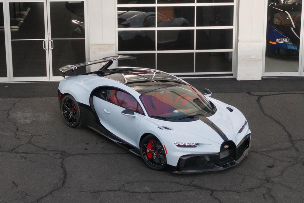 Chiếc Bugatti Chiron Pur Sport đầu tiên được giao cho khách hàng