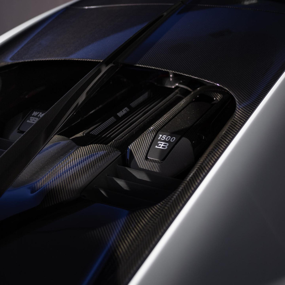 Bugatti Chiron Pur Sport vẫn dùng động cơ W16, dung tích 8.0L với 4 bộ tăng áp