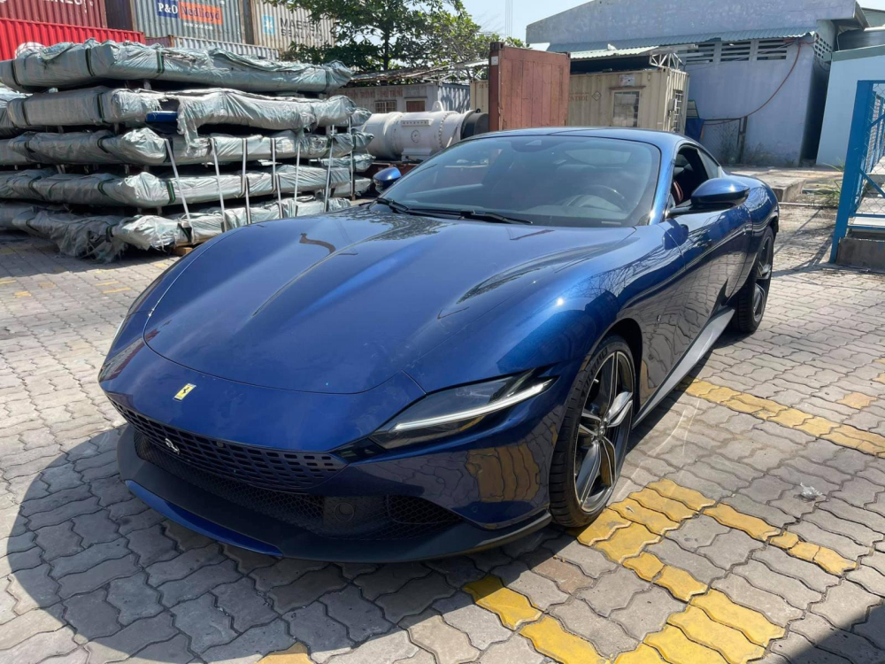 Ferrari Roma là chiếc siêu xe Ferrari 4 chỗ ngồi đầu tiên xuất hiện tại Việt Nam Ferrari Roma là chiếc siêu xe Ferrari 4 chỗ ngồi đầu tiên xuất hiện tại Việt Nam