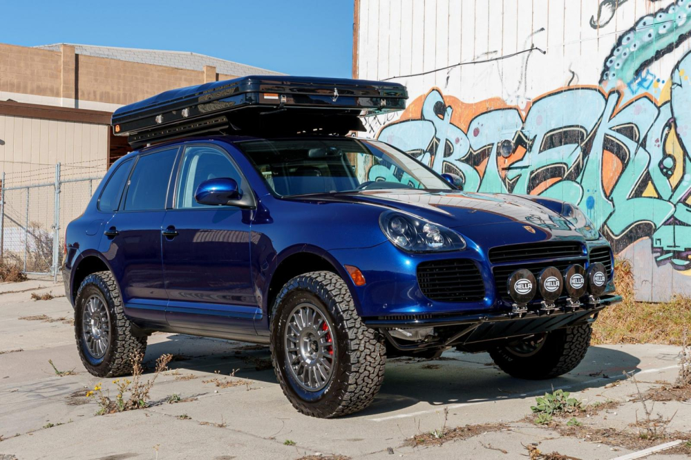 Phía trước của chiếc Porsche Cayenne Turbo S 2006 độ
