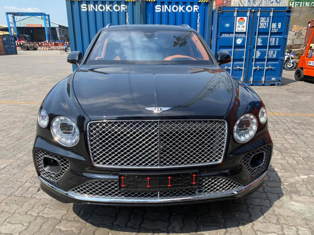 Còn đây là Bentley Bentayga V8 First Edition 2021 đầu tiên về nước trong năm Tân Sửu này Còn đây là Bentley Bentayga V8 First Edition 2021 đầu tiên về nước trong năm Tân Sửu này