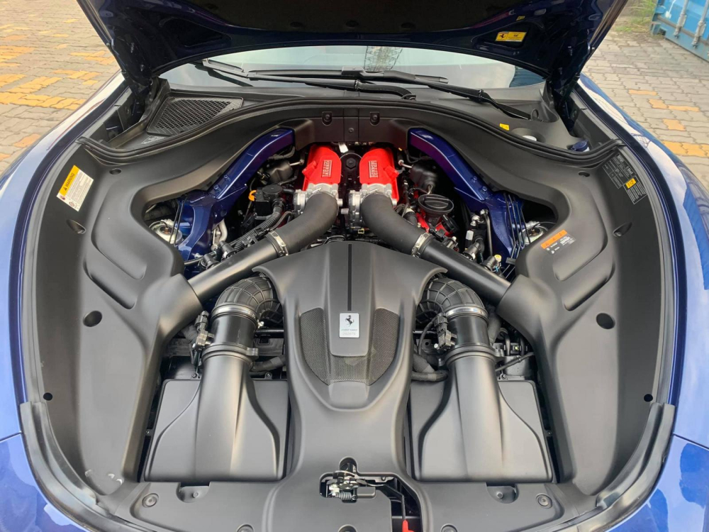Động cơ V8 danh tiếng của hãng siêu xe Ferrari trên dòng xe 4 chỗ ngồi Roma Động cơ V8 danh tiếng của hãng siêu xe Ferrari trên dòng xe 4 chỗ ngồi Roma