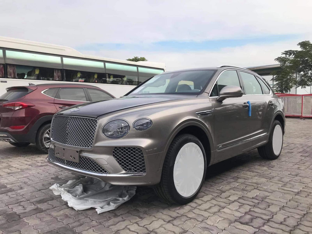 Bentley Bentayga V8 First Edition 2021 chính hãng thứ 2 về nước Bentley Bentayga V8 First Edition 2021 chính hãng thứ 2 về nước