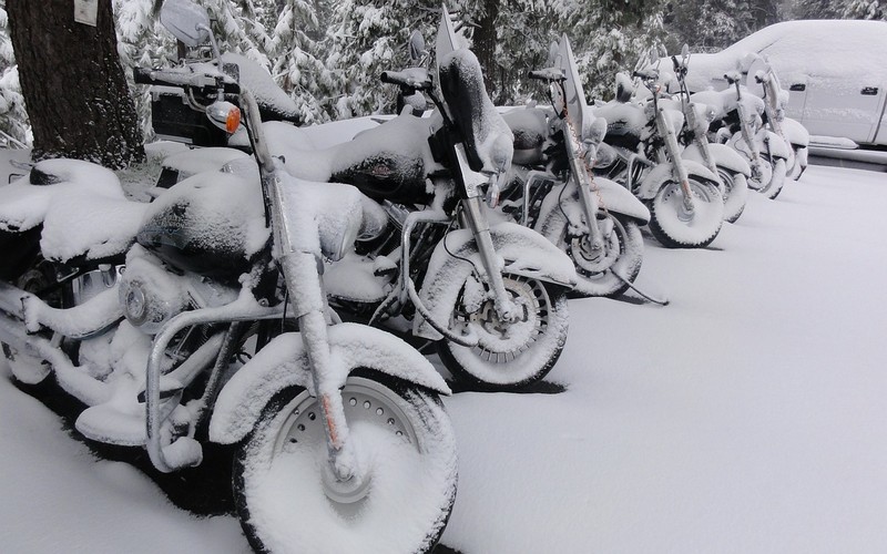 Lốp xe trở nên trơn, trượt vào mùa đông