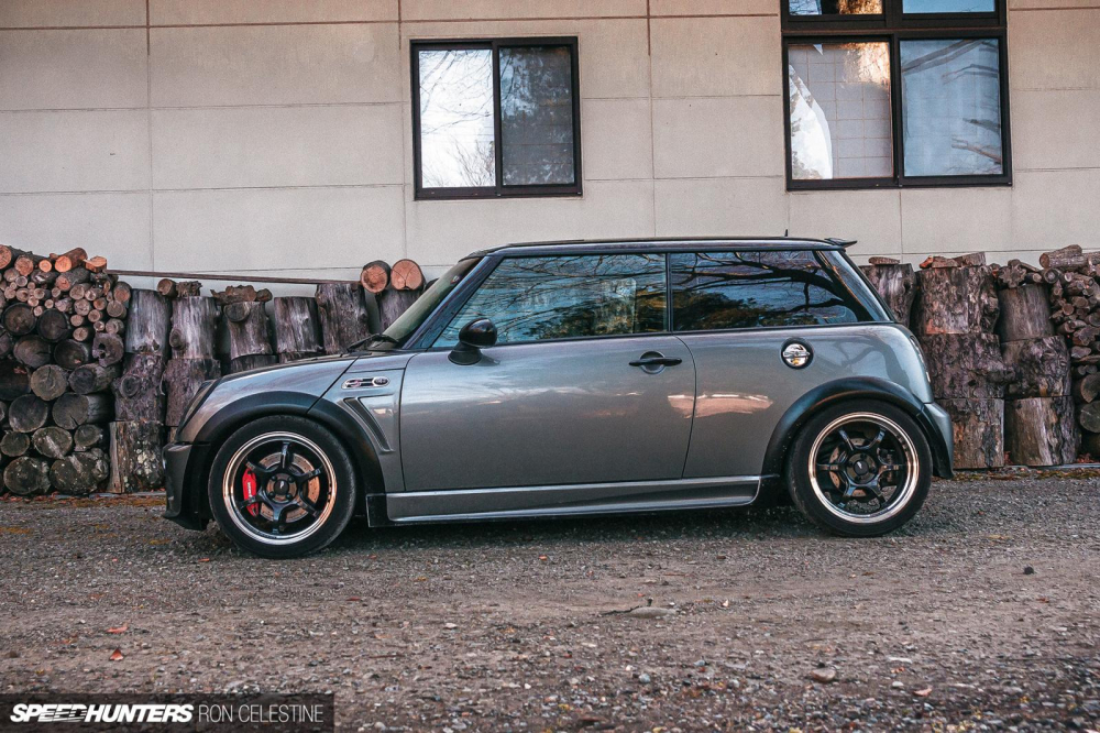 Chiếc Mini Cooper S đã được thay nhíp và giảm chấn mới