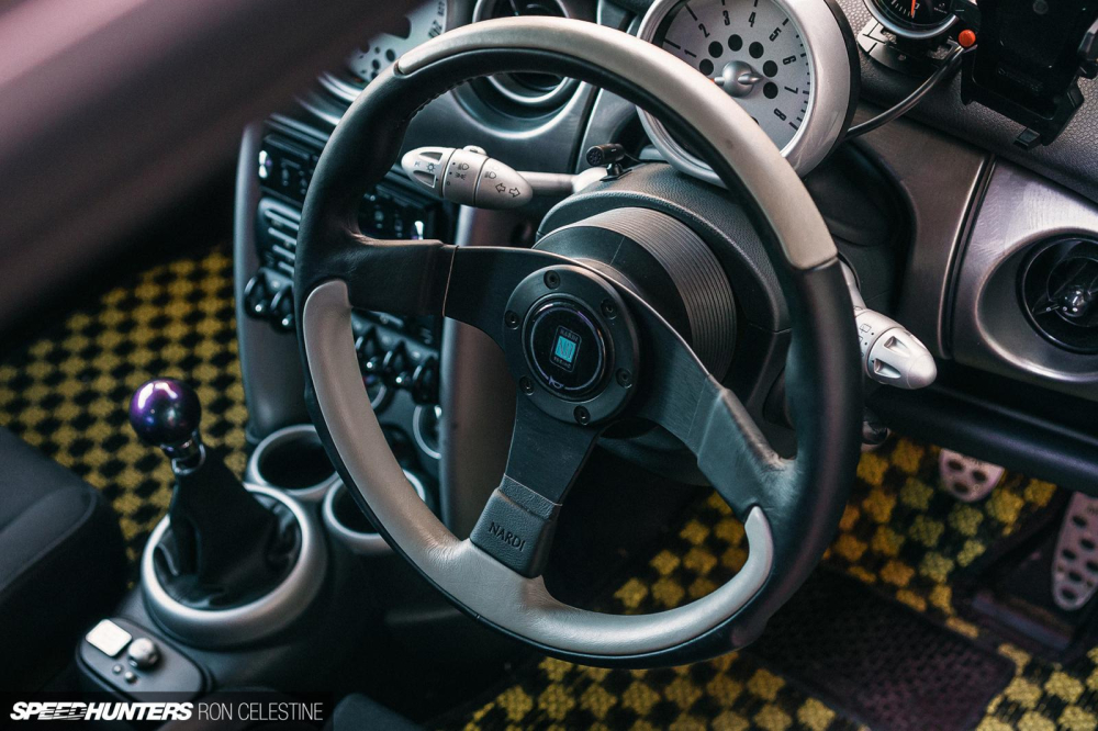 Vô lăng Nardi mới của chiếc Mini Cooper S
