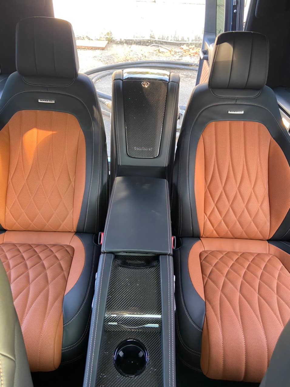 Còn đây là khoang hành khách của Mercedes-AMG G63 Gewinner MBS Còn đây là khoang hành khách của Mercedes-AMG G63 Gewinner MBS