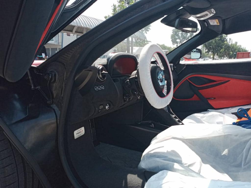 Nội thất siêu xe McLaren 765LT về Lào Nội thất siêu xe McLaren 765LT về Lào