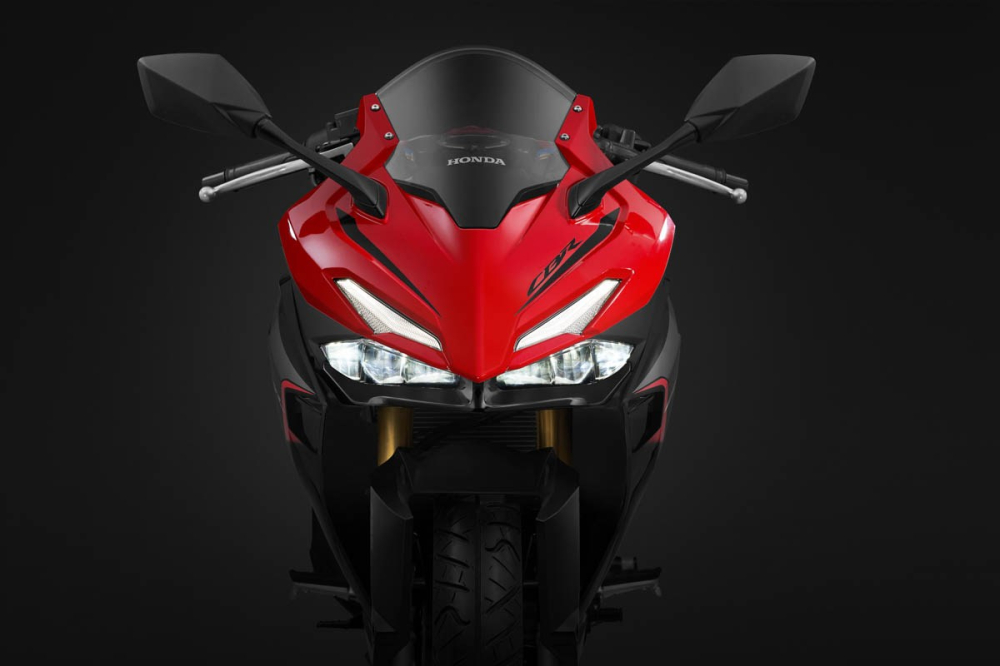 Dàn đầu có thiết kế mới cùng đèn pha LED giống với Honda CBR250RR Dàn đầu có thiết kế mới cùng đèn pha LED giống với Honda CBR250RR