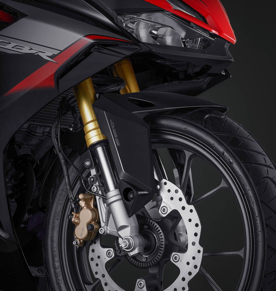 Phuộc ngược USD Showa hoàn toàn mới trên Honda CBR150R 2021 Phuộc ngược USD Showa hoàn toàn mới trên Honda CBR150R 2021