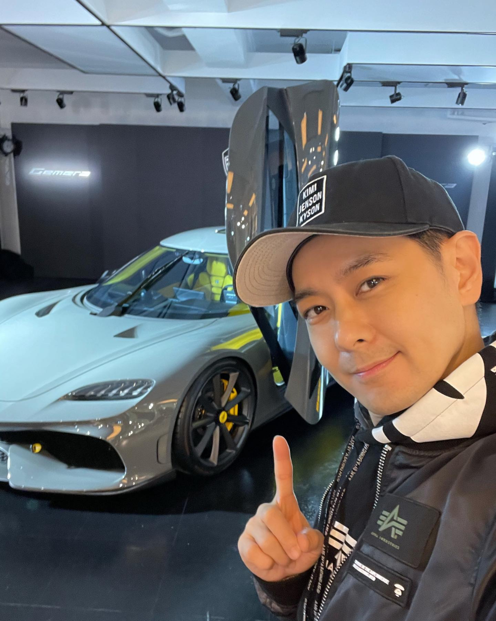 Lâm Chí Dĩnh khoe ảnh chụp cùng siêu xe 4 chỗ ngồi Koenigsegg Gemera Lâm Chí Dĩnh khoe ảnh chụp cùng siêu xe 4 chỗ ngồi Koenigsegg Gemera