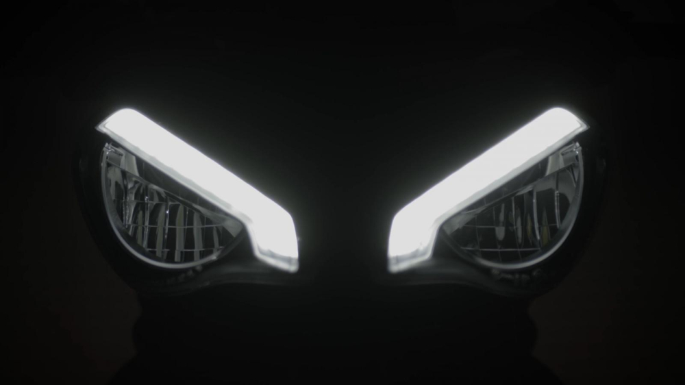 Triumph Speed Triple RS 2021 có thiết kế đèn mới