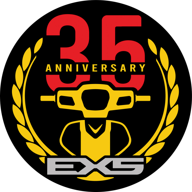 Logo kỉ niệm 35 năm dòng xe Honda Dream hay còn gọi là EX5 tại Malaysia
