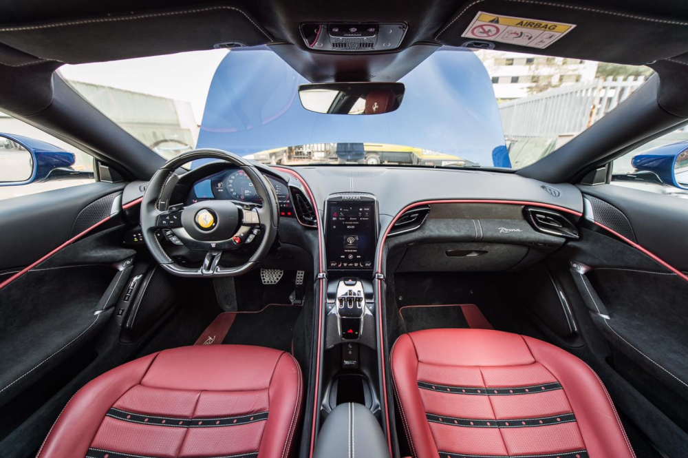 Toàn cảnh khoang lái siêu xe Ferrari Roma đầu tiên Việt Nam Toàn cảnh khoang lái siêu xe Ferrari Roma đầu tiên Việt Nam