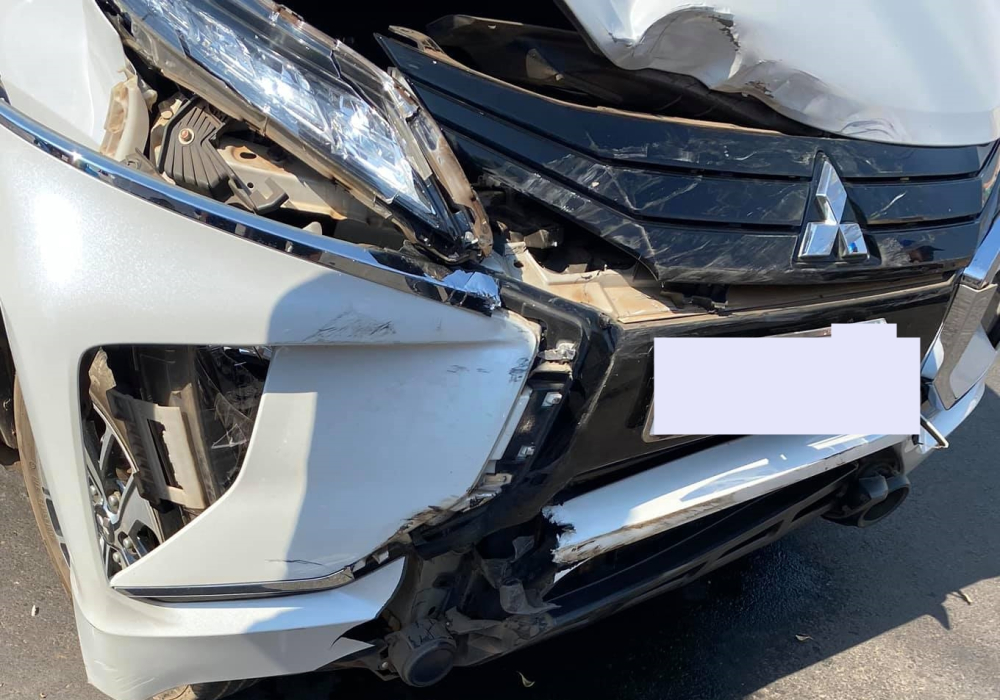 Thiệt hại của chiếc xe Mitsubishi XPander Thiệt hại của chiếc xe Mitsubishi XPander