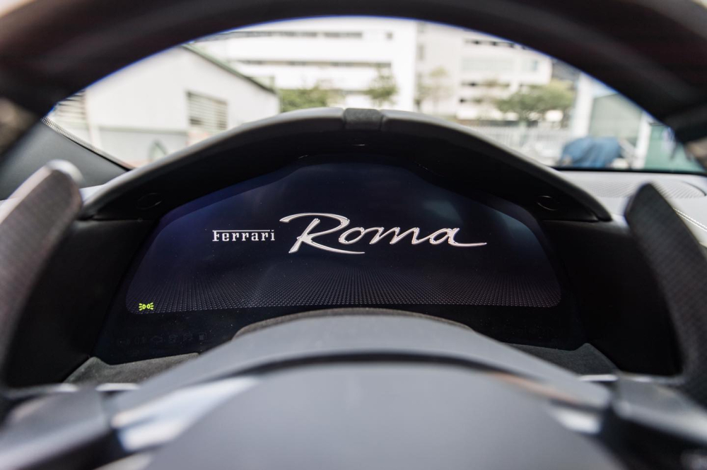 Màn hình xe Ferrari Roma Màn hình xe Ferrari Roma