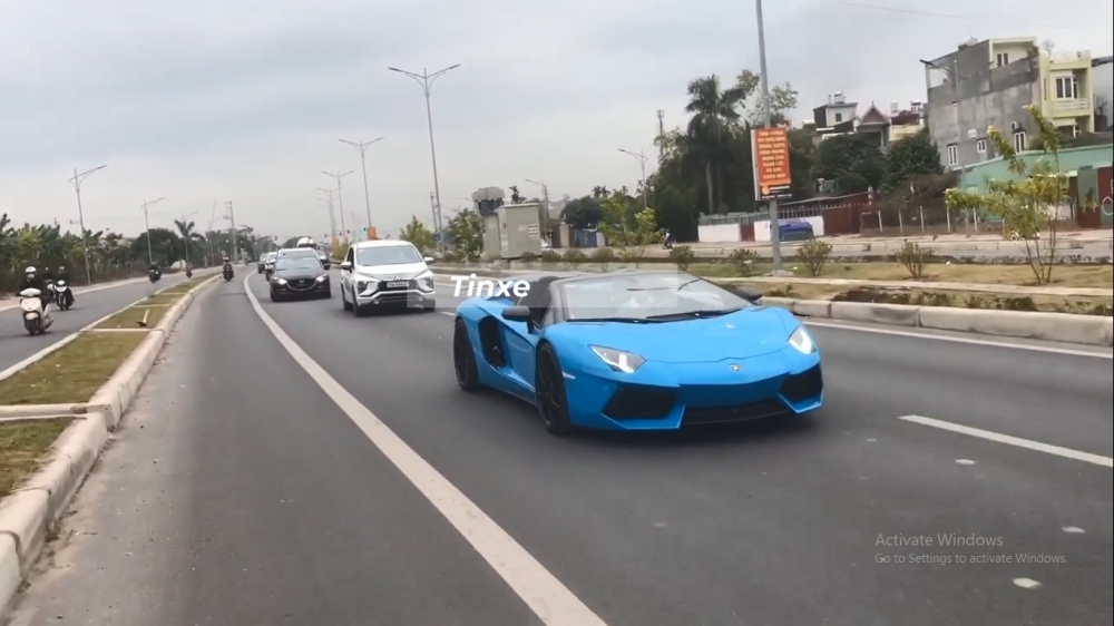 Đây là lần thứ 2 trong năm 2021 chiếc siêu xe Lamborghini Aventador LP700-4 tham dự lễ ăn hỏi của các cặp đôi sắp cưới