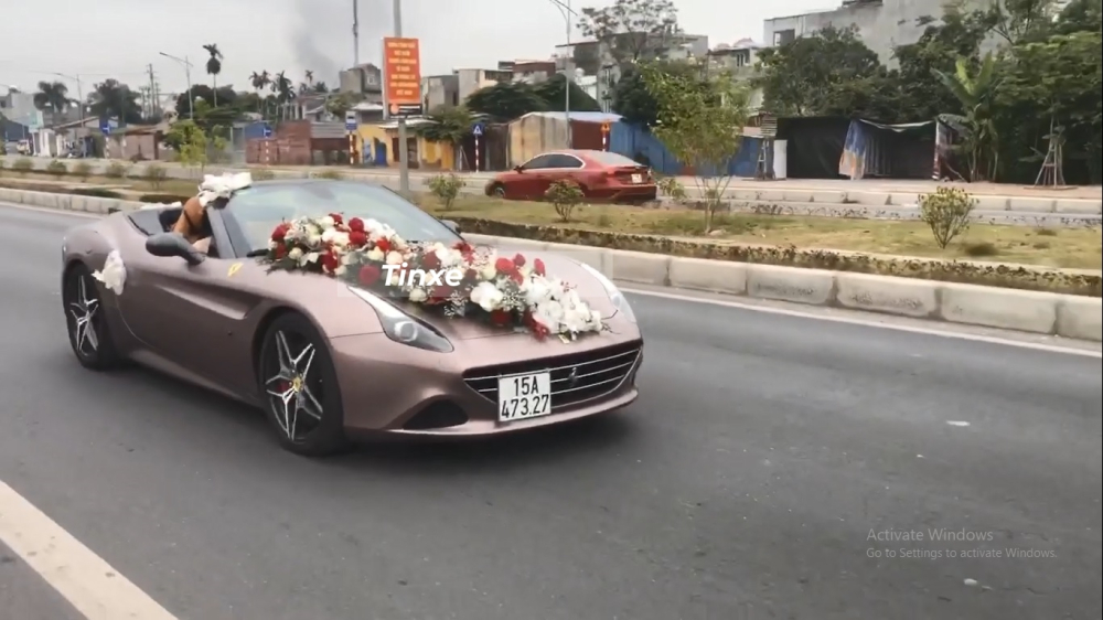 Đây là 1 trong 2 chiếc siêu xe mui trần Ferrari California T về Việt Nam