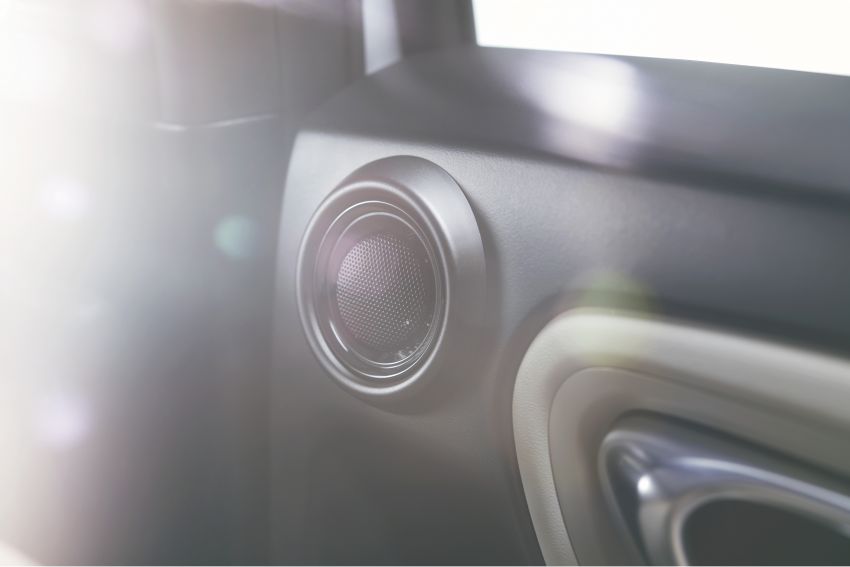Loa tweet tr&ecirc;n mặt cửa sau của Honda HR-V 2021