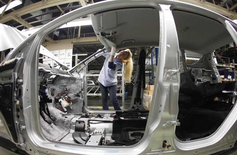 C&aacute;c h&atilde;ng &ocirc; t&ocirc; lớn như Ford, Toyota, Honda, Volkswagen v&agrave; Mercedes-Benz phải cắt giảm sản lượng tại nh&agrave; m&aacute;y v&igrave; thiếu chất b&aacute;n dẫn