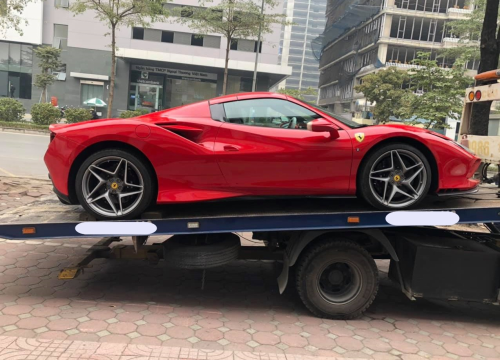 Siêu xe mui trần Ferrari F8 Spider đầu tiên ở Hà Nội Siêu xe mui trần Ferrari F8 Spider đầu tiên ở Hà Nội
