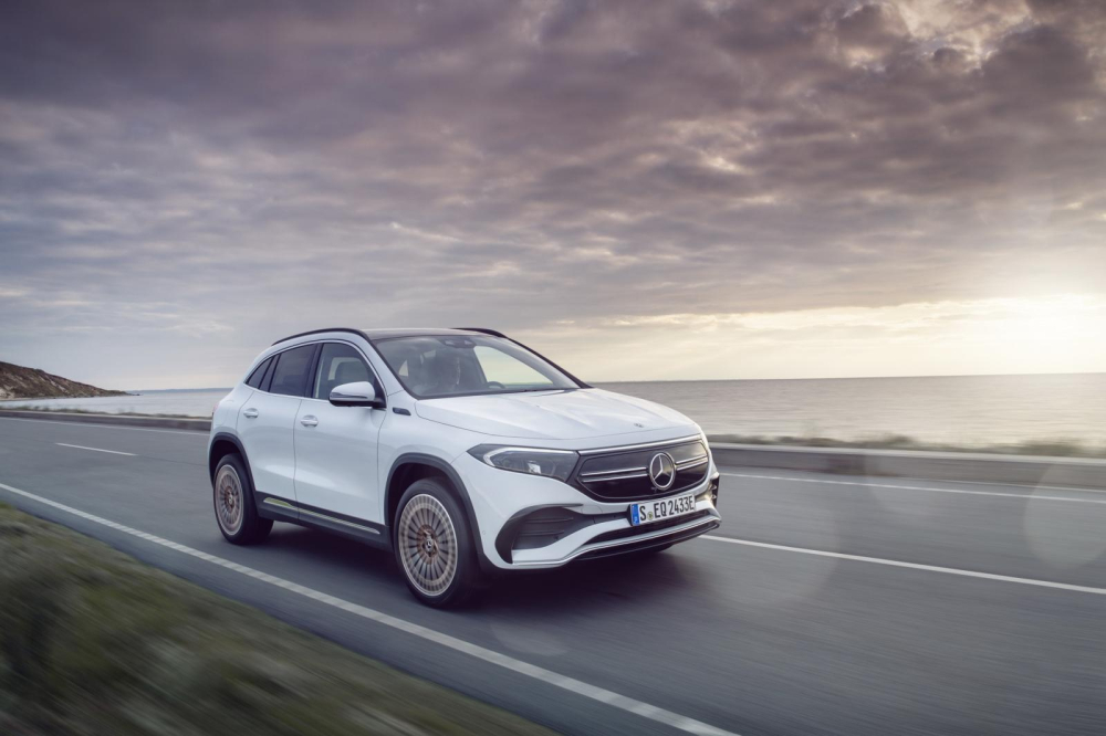 Mercedes-Benz EQA tr&igrave;nh l&agrave;ng