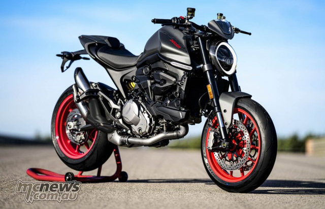 Phi&ecirc;n bản mới nhất của d&ograve;ng xe Ducati Monster vừa ra mắt