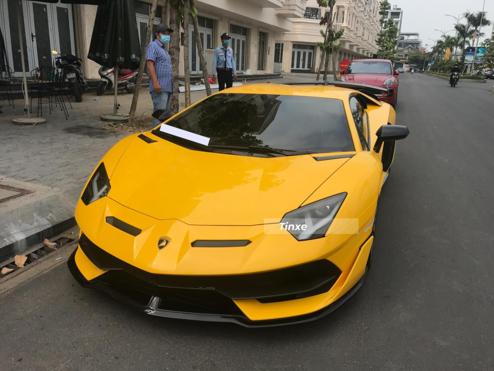 Lamborghini Aventador LP770-4 SVJ Coupe màu vàng độc nhất Việt Nam