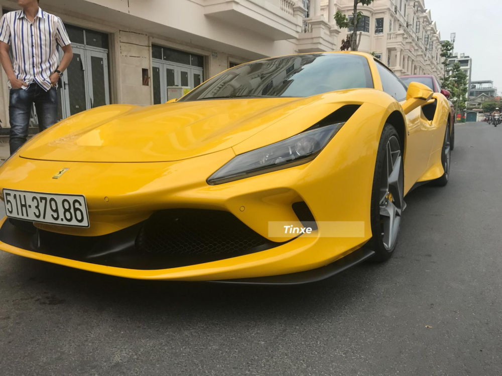 Đây là 1 trong 2 chiếc siêu xe Ferrari F8 Spider đang có mặt tại Việt Nam hiện nay