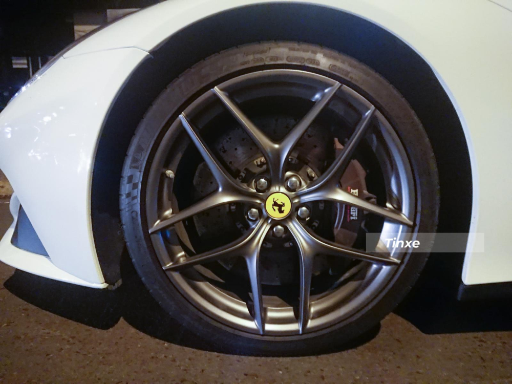 Hiện d&ograve;ng si&ecirc;u xe Ferrari F12 Berlinetta đ&atilde; được thay thế bằng Ferrari 812 Superfast