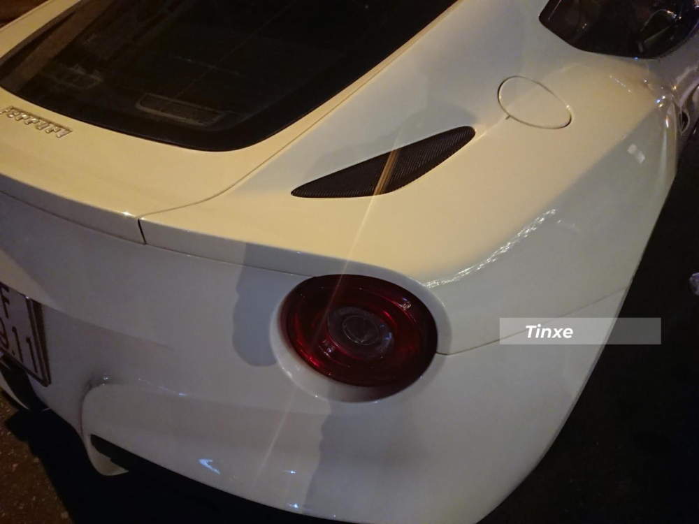 Ferrari F12 Berlinetta c&oacute; tốc độ tối đa 340 km/h