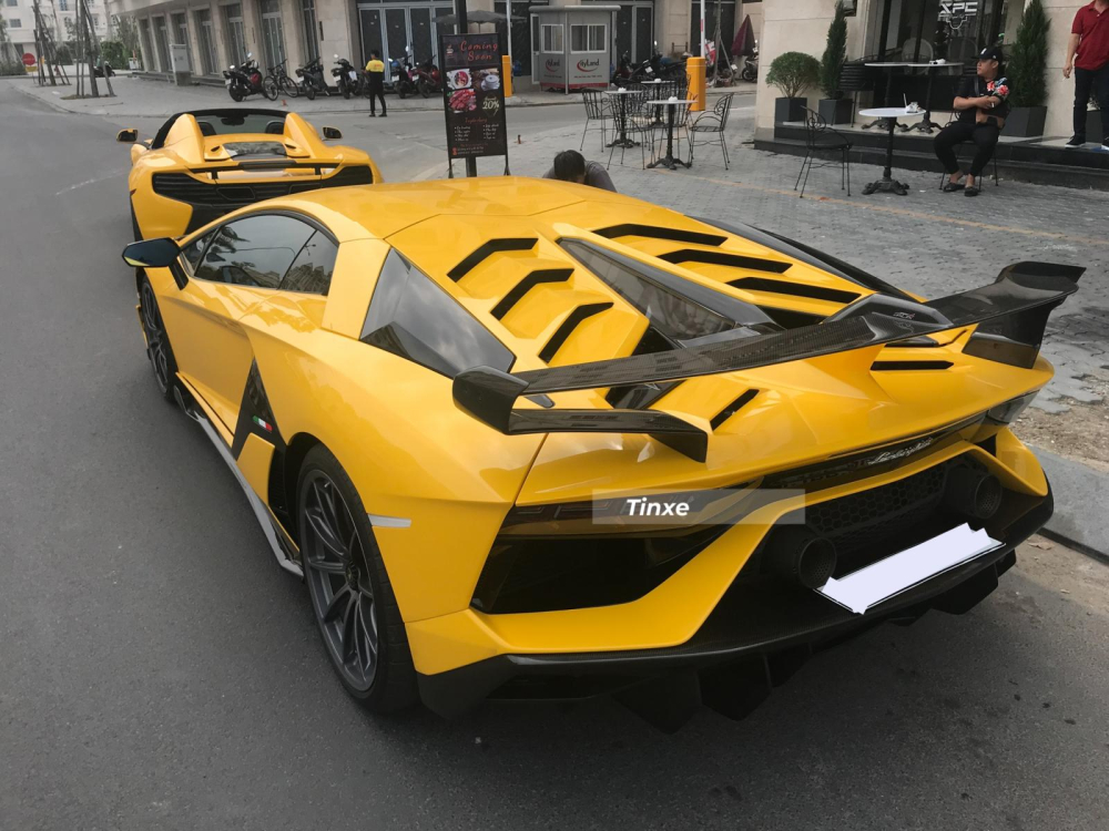 Lamborghini Aventador SVJ của doanh nhân quận Gò Vấp thuộc bản tiêu chuẩn