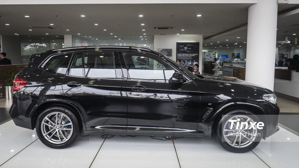 BMW X3 xDrive30i M Sport vẫn sở hữu các số đo DxRxC tương ứng là 4648 mm x 1881mm x 1850mm.
