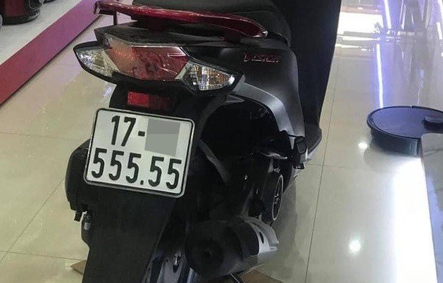 Chiếc Honda Vision biển số ngũ qu&yacute; 5 được b&aacute;n lại với gi&aacute; hơn 100 triệu đồng