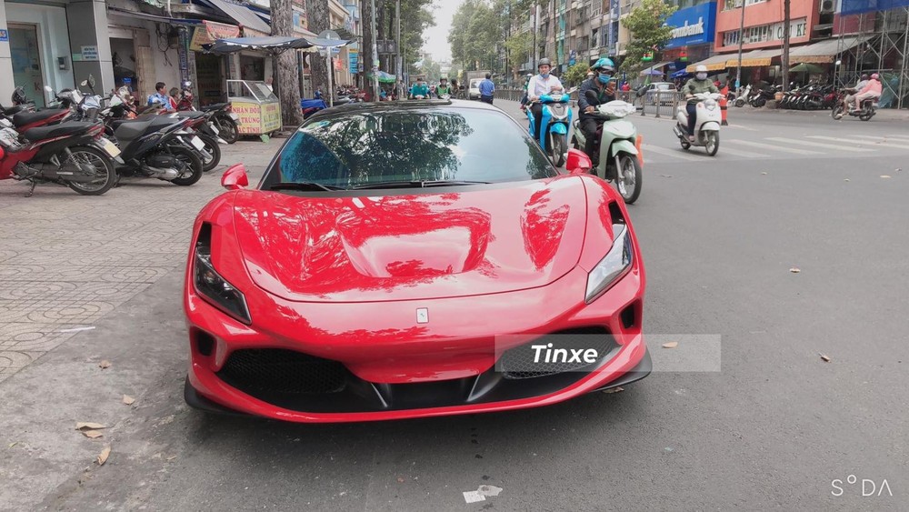 Ferrari F8 Tributo của Cường Đô-la