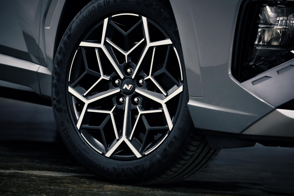 Bộ v&agrave;nh với thiết kế kiến tr&uacute;c tham số của Hyundai Tucson N Line 2021