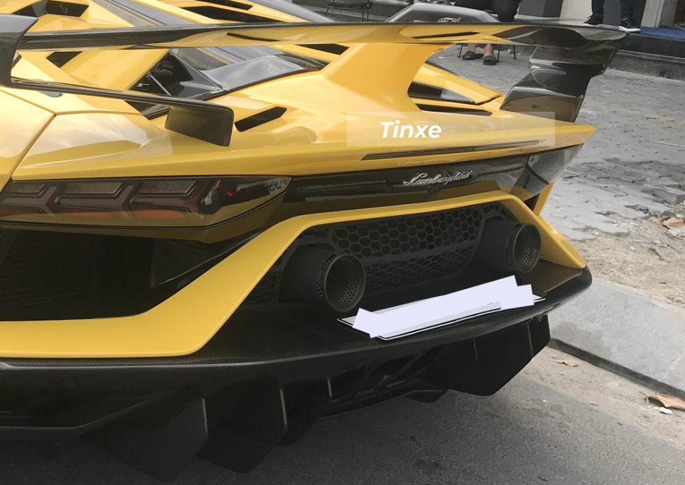 Chiếc siêu xe Lambroghini Aventador SVJ này được độ lại ống xả của BRE Chiếc siêu xe Lambroghini Aventador SVJ này được độ lại ống xả của BRE