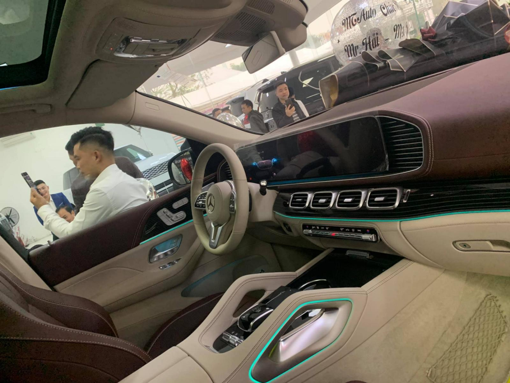 Cận cảnh khoang l&aacute;i của Mercedes-Maybach GLS 600 4Matic 2021 đầu ti&ecirc;n về Việt Nam
