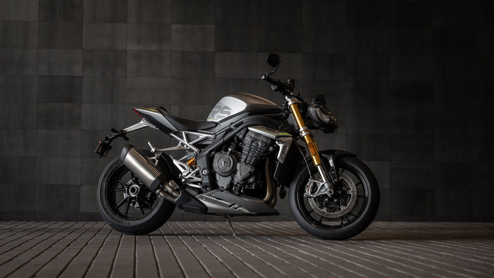 Triumph Speed Triple 1200 RS 2021 c&oacute; gi&aacute; b&aacute;n khoảng 569 triệu đồng tại Việt Nam